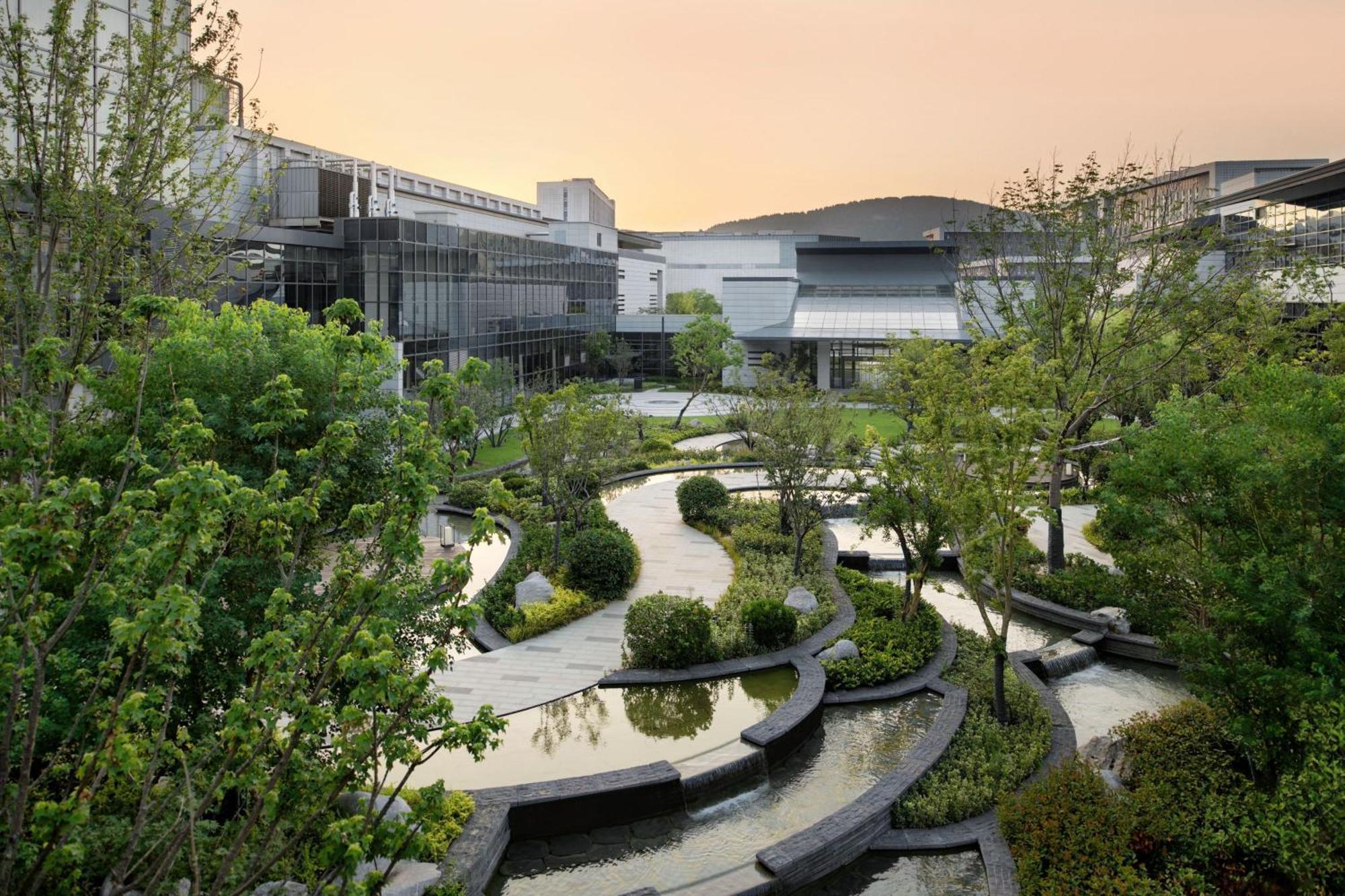 Sheraton Xuzhou Hotel Exterior photo